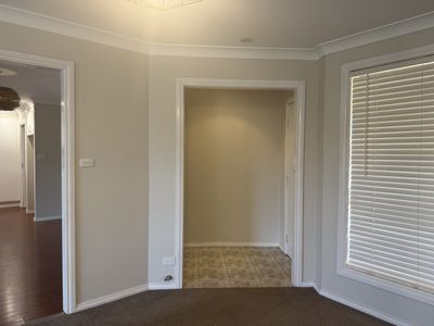 7 Cobden Place, Parkes