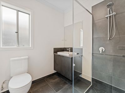 7 California Street, Clyde