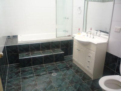 4 Bass ROAD, Earlwood