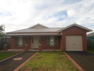 14 Namoi Crescent, Dubbo