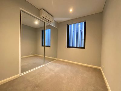 702 / 5 Wentworth Place, Wentworth Point