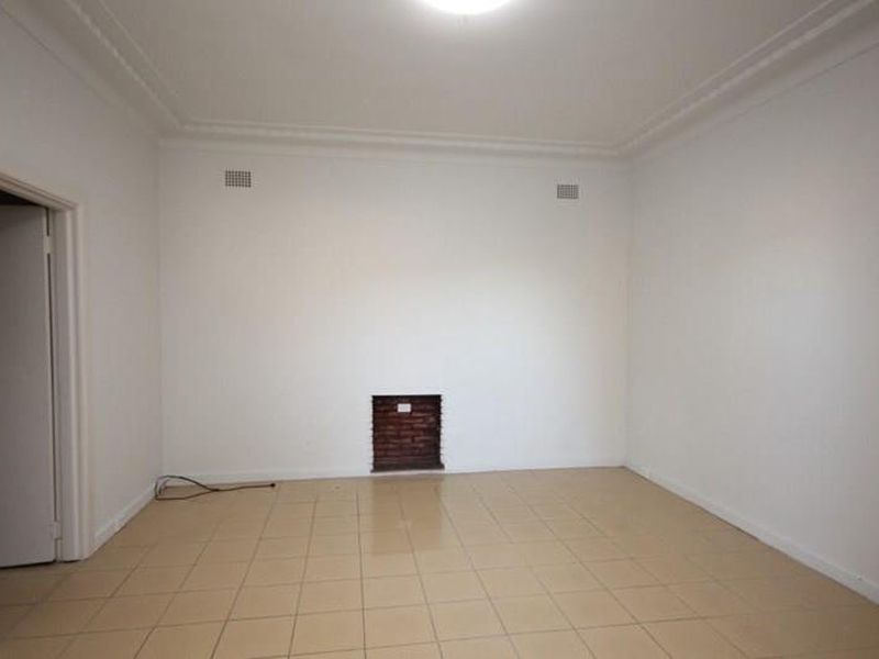 203 Moorefields Road, Roselands