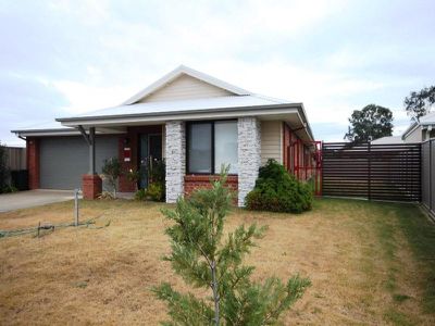 27 Kingfisher Drive, Wangaratta
