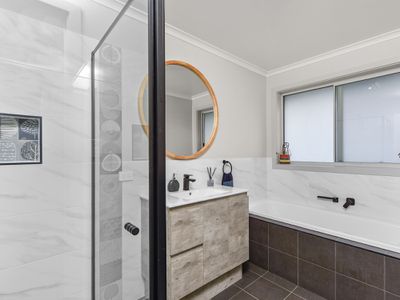 4 Finlayson Court, Millicent