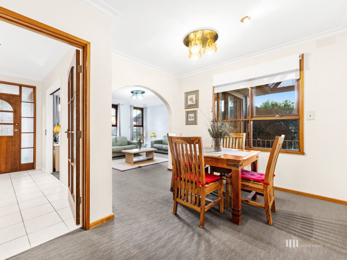 32 Somerset Drive, Dandenong North