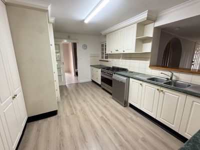 27 Chilvers Place, Griffith