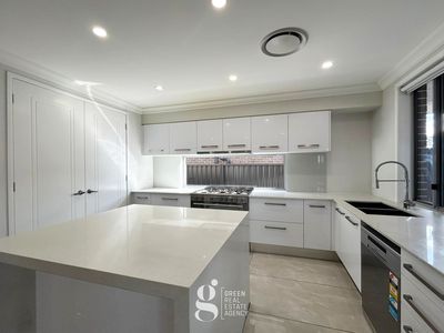 28 Hawkesbury Road, Westmead