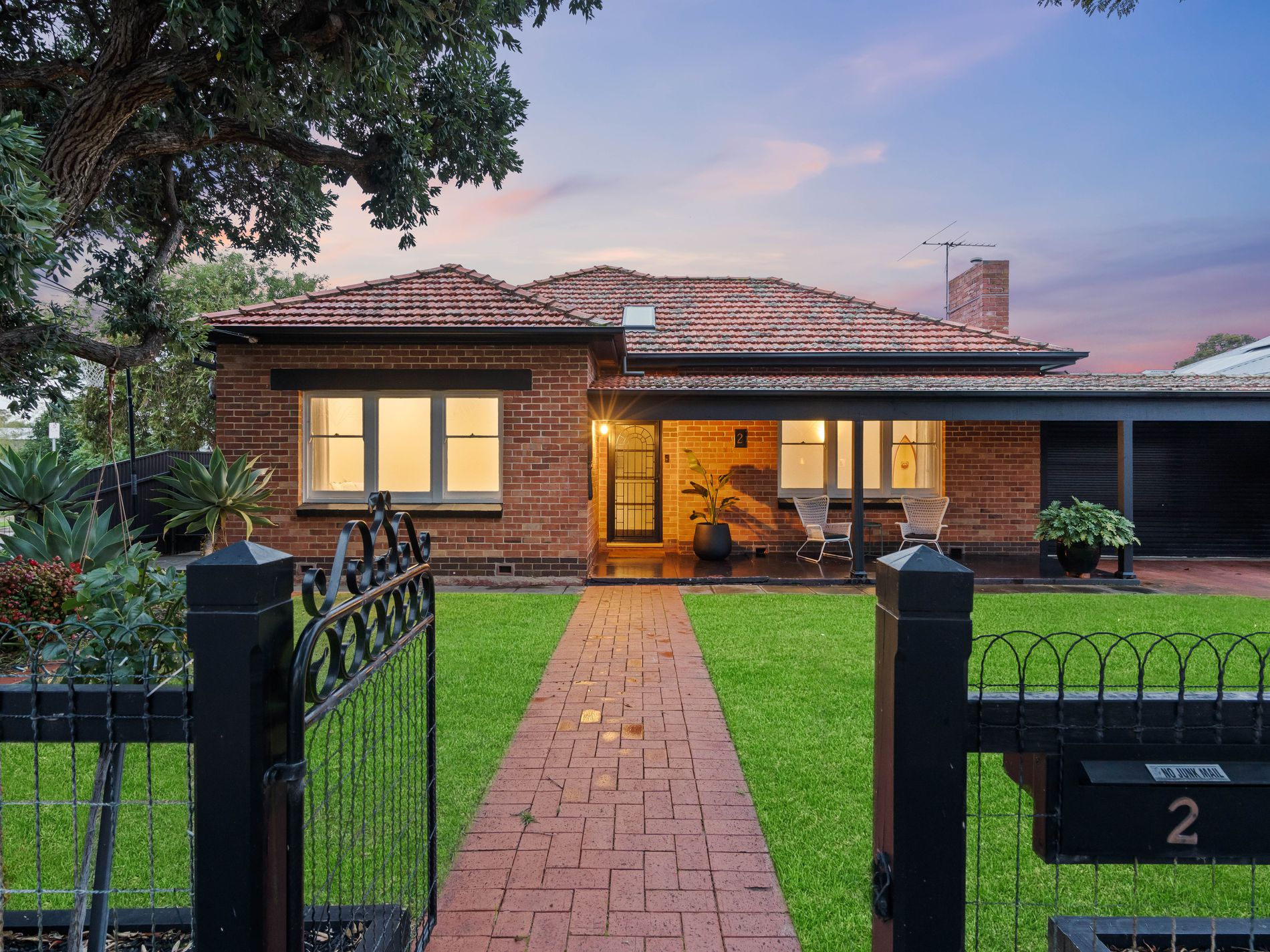 2 Warwick Avenue, North Brighton
