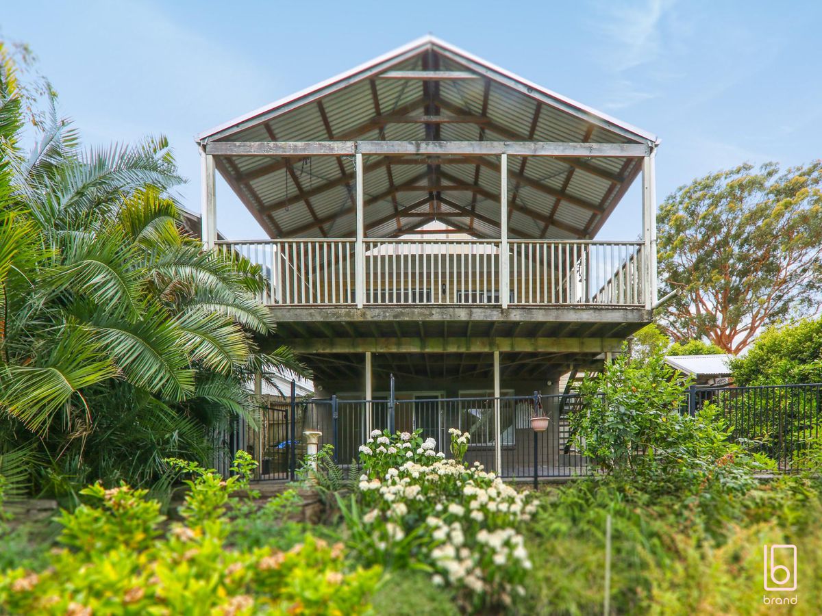 12 McKellar Boulevard, Blue Haven