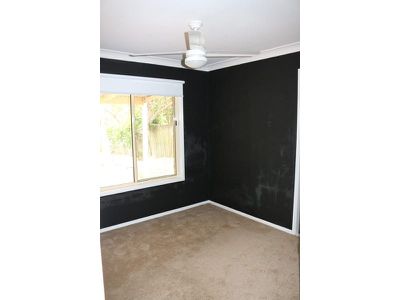 8 Coongul Court, Urraween