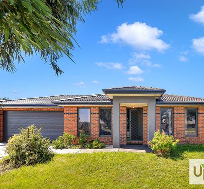 41 STATELY DRIVE, Cranbourne East