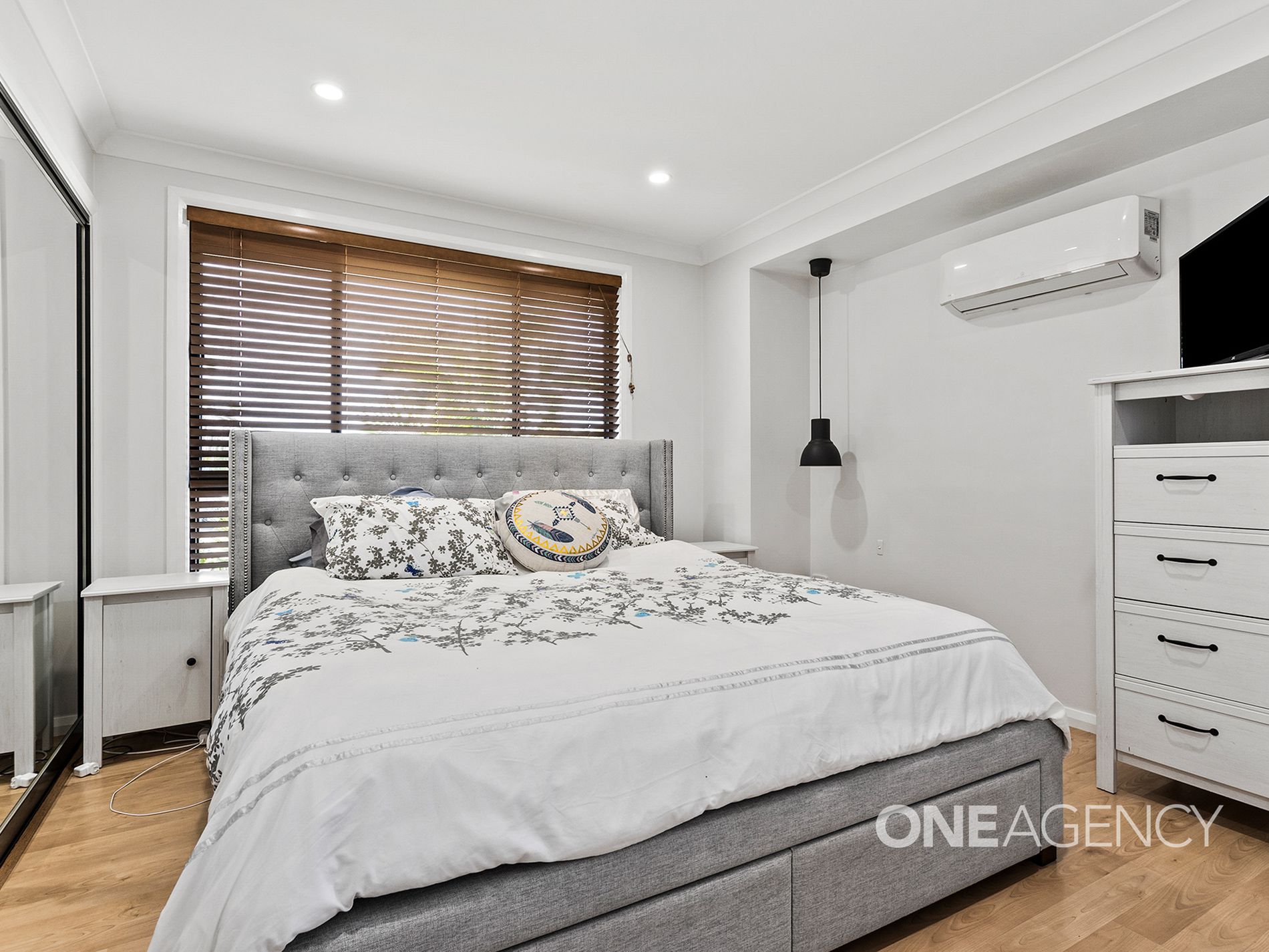 6 Ashbury Ave, Horsley