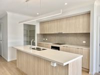 37 Redcomb Drive, Park Ridge