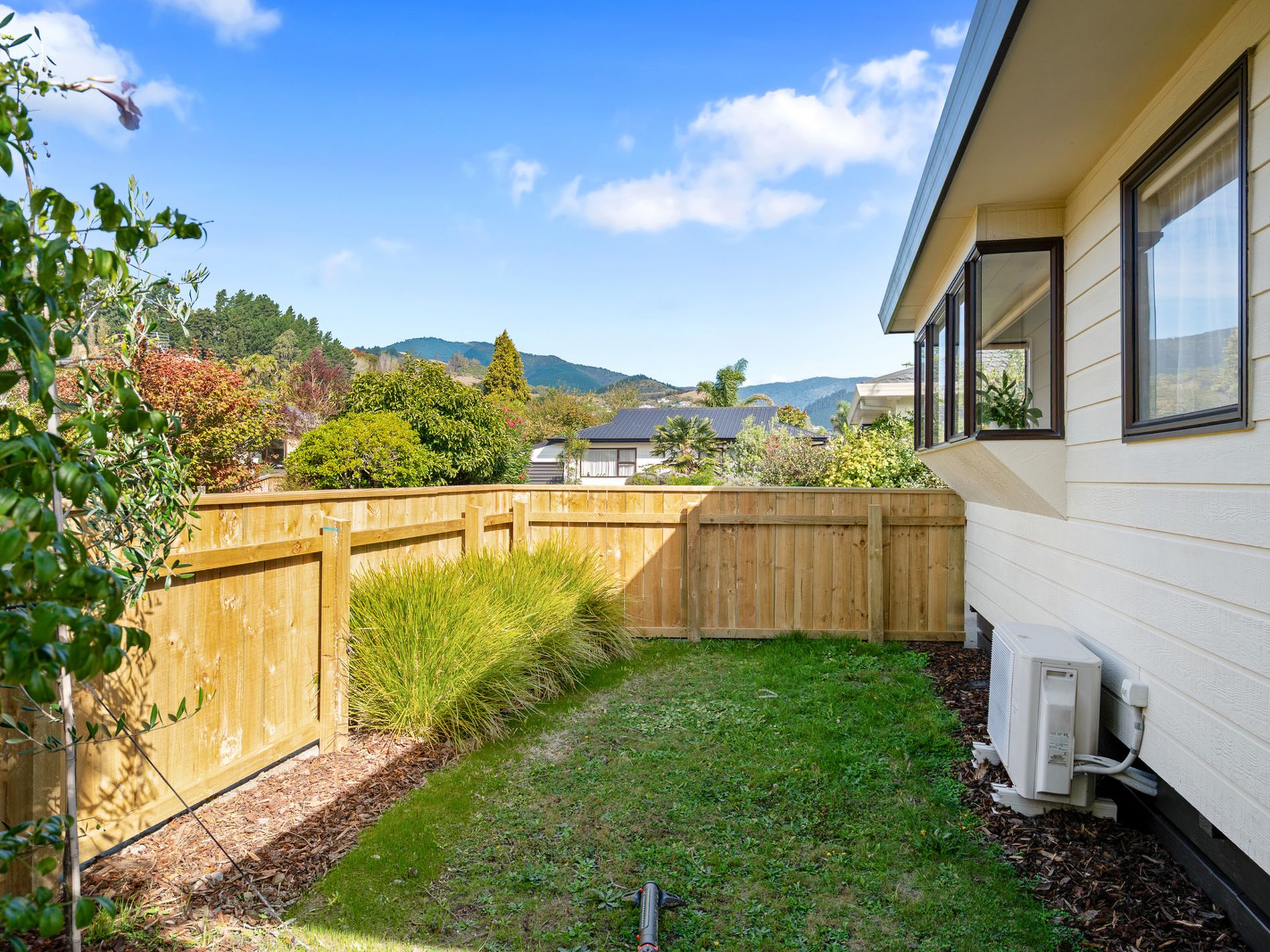 2 Brydon Way, The Wood