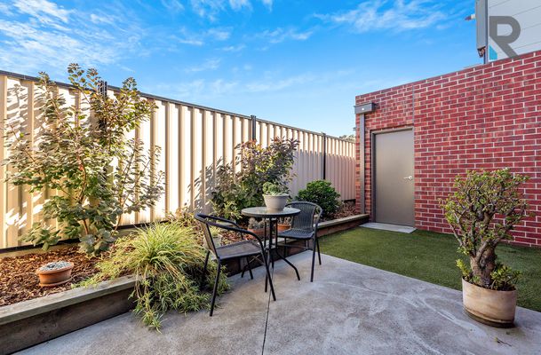 2 / 27 Gerbert Street, Broadmeadows