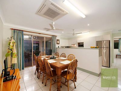 2 Carisbrooke Court, Annandale