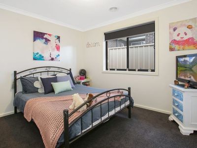 9 Eyre Ct, Lavington