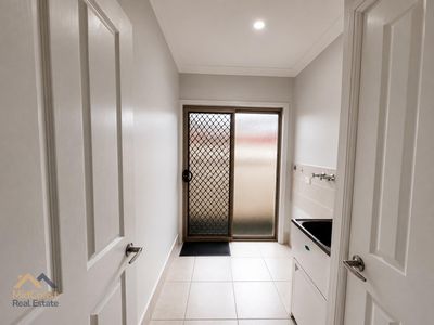 2 / 10 Robina Grove, Forster