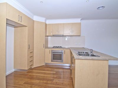 2 / 227 Outlook Drive, Dandenong North