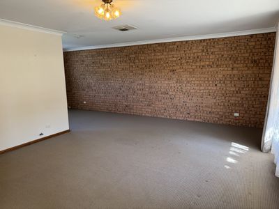 3 / 22 Barton Street, Parkes