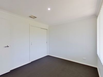 13B Lansdowne Drive, Dubbo