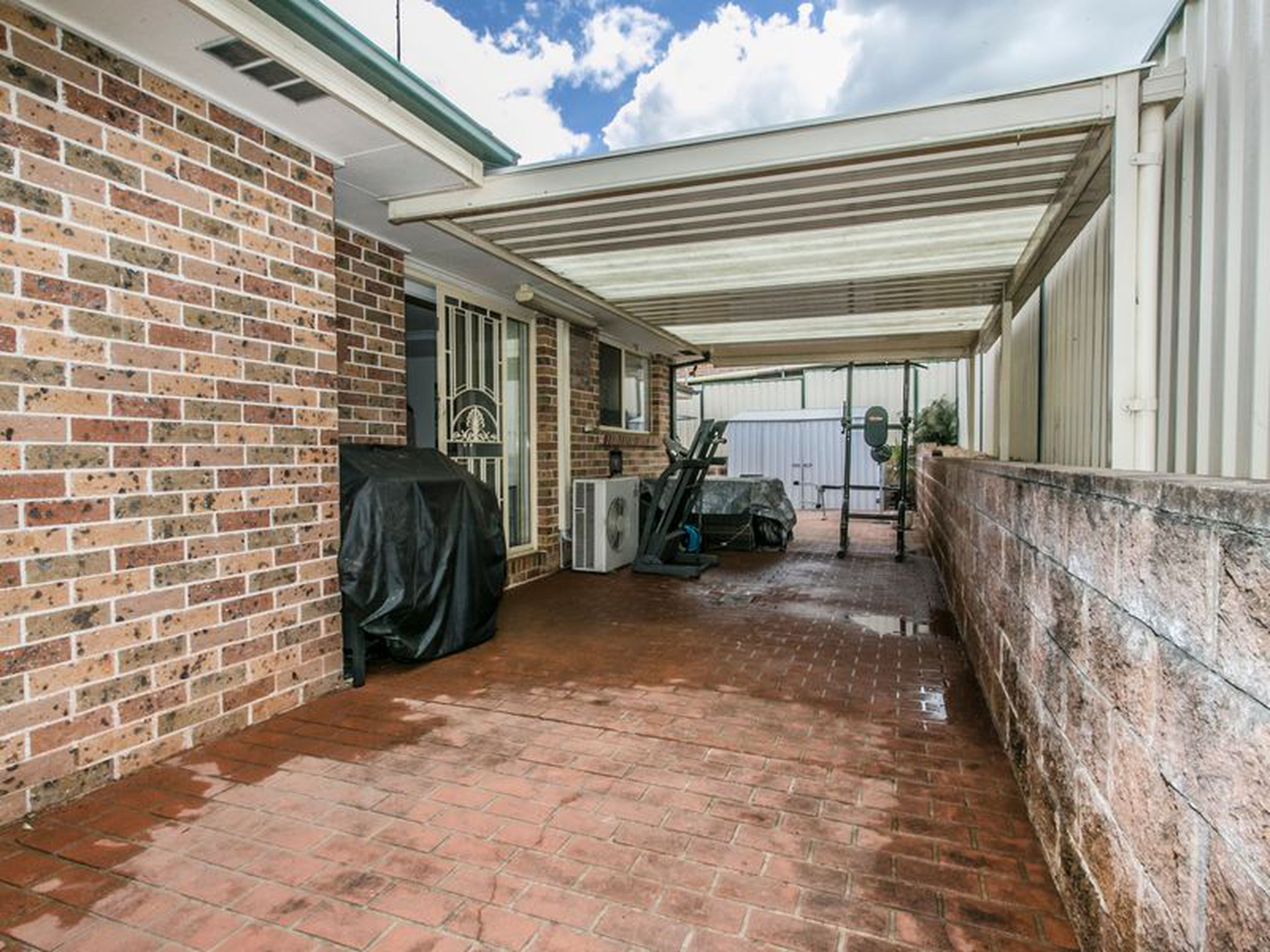 2 / 1 Barronfield Drive, GLENMORE PARK