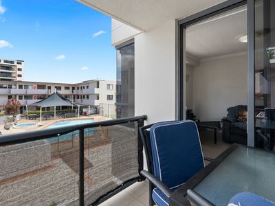 1 / 136 Marine Parade, Southport