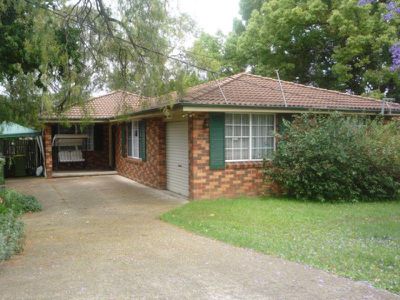 63 Lough AVENUE, Guildford