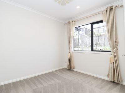 6 McQuoids Road, Flat Bush