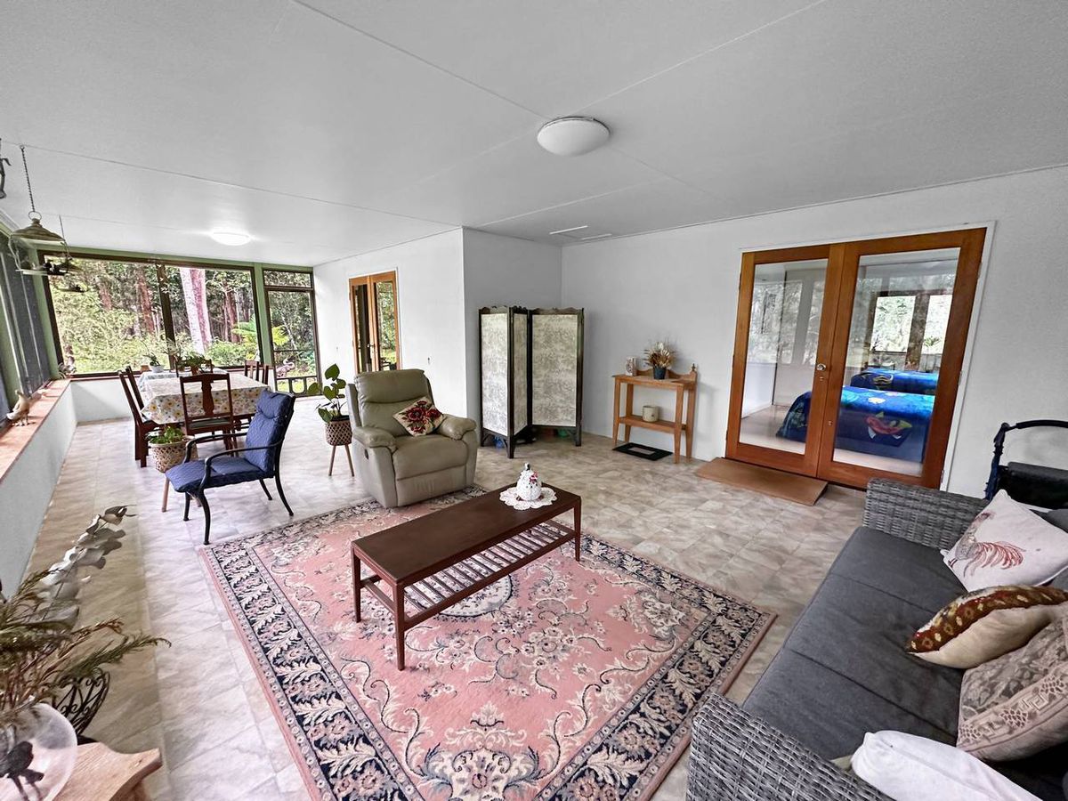 24 Willetts Road, Atherton