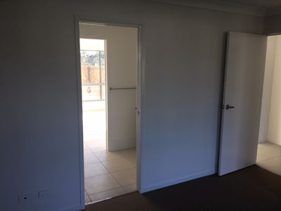 2 / 12 Sharp Crescent , Branyan