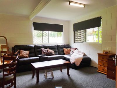 8 Crouch Avenue, Atherton
