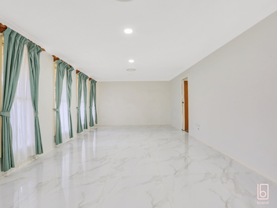 10 Oxford Drive, Lake Haven