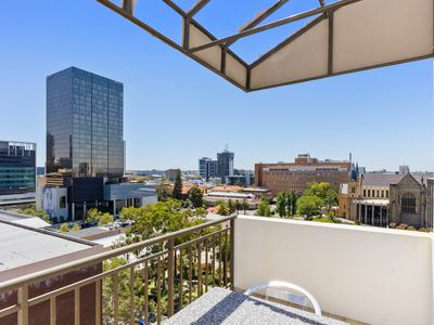 1002 / 12 Victoria Avenue, Perth