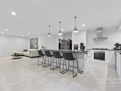 6 Ray Gardiner Vista, Tapping