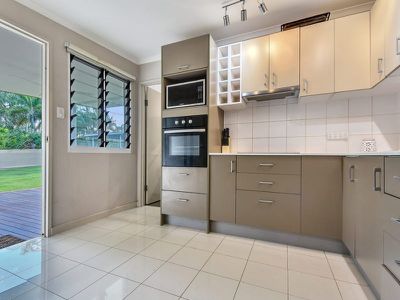 27 Forrest Parade , Bakewell