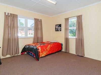 27 Blaxland Street, Eastern Heights