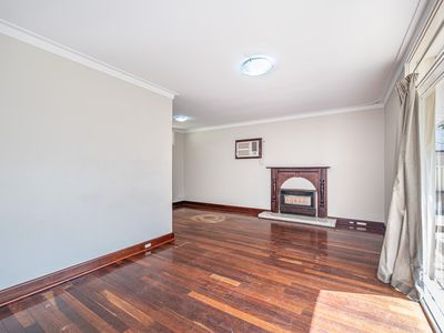 9 Ward Crescent, Kelmscott