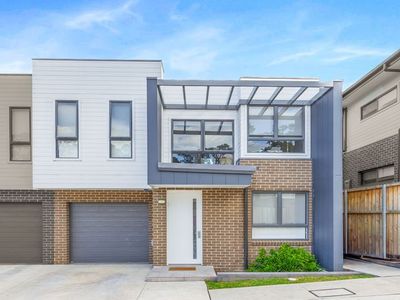 5 Calamvale Glade, Riverstone