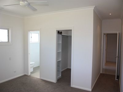24 Isabella Parade, Forster
