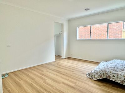 14 Farmingdale Street, Manor Lakes