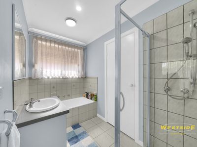 1 / 77 Somerset Drive, Sunshine North