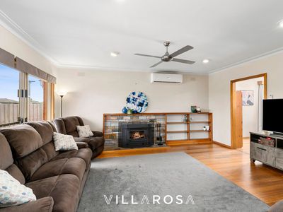 9 Glengarwyn Road, Leopold