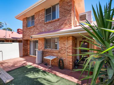 2 / 110 Collins Street, Piccadilly