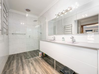 4 Sanctuary Drive , Kialla