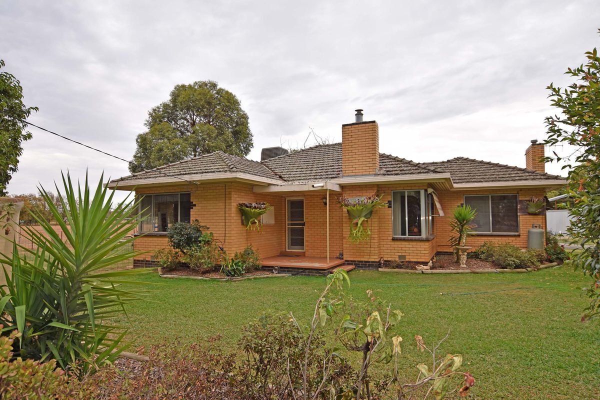 5 Weller Road, Lancaster