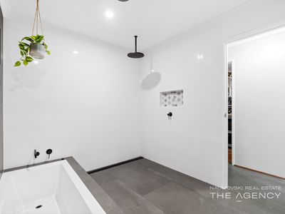 10 Gaby Way, Marangaroo