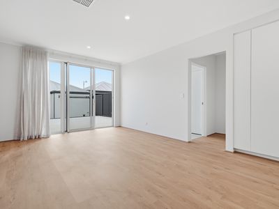 15 Montague Gra, Bushmead