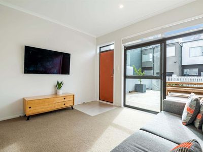 15 Tuatua Road, Hobsonville