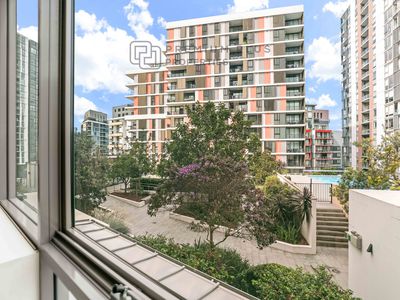 305 / 2 Discovery Point Place, Wolli Creek